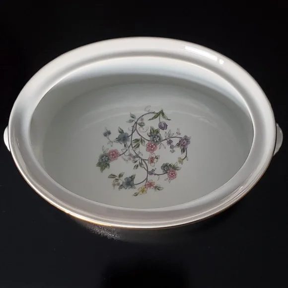 "Corona" Gold Trim 2Qt Casserole Dish Andrea by Sadek - Picture 6 of 15